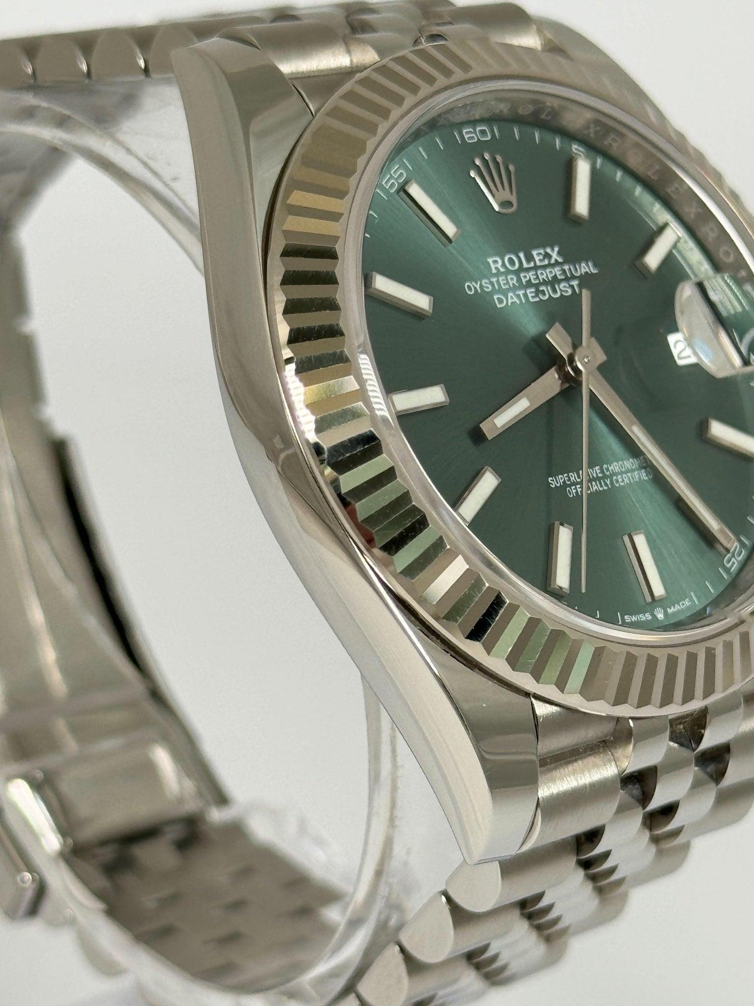 ROLEX DATEJUST 41 MINT GREEN FLUTED JUBILEE 126334