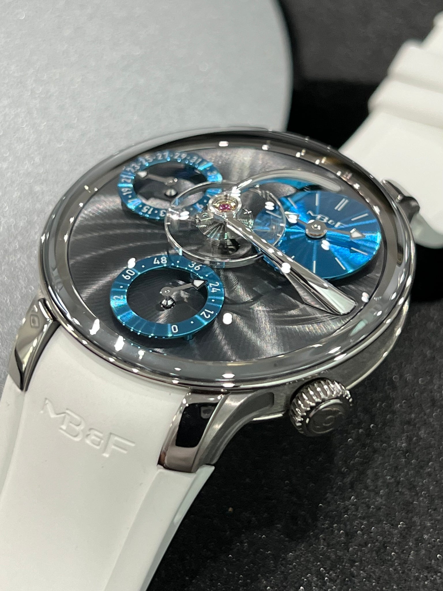 MB&F SPLIT ESCAPMENT EVO BEVERLY HILLS TITANIUM 04.TR.BLB 25 MADE