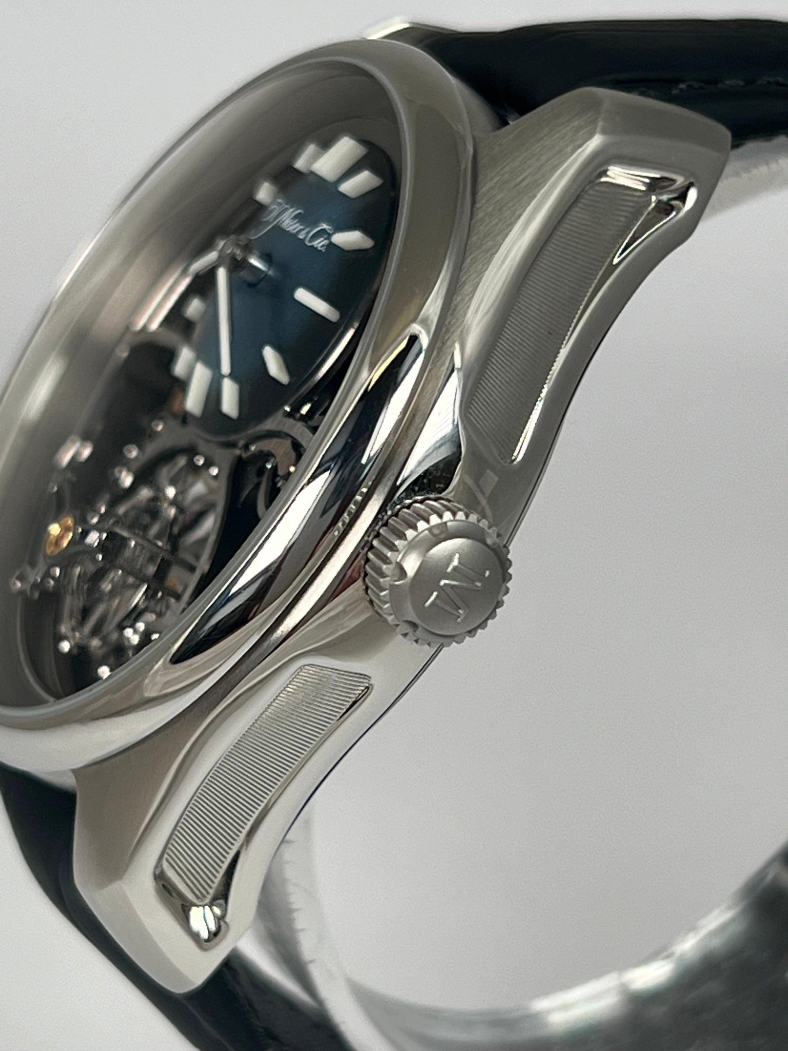 H.MOSER & CIE PIONEER CYLINDRICAL TOURBILLON SKELETON 3811-1200