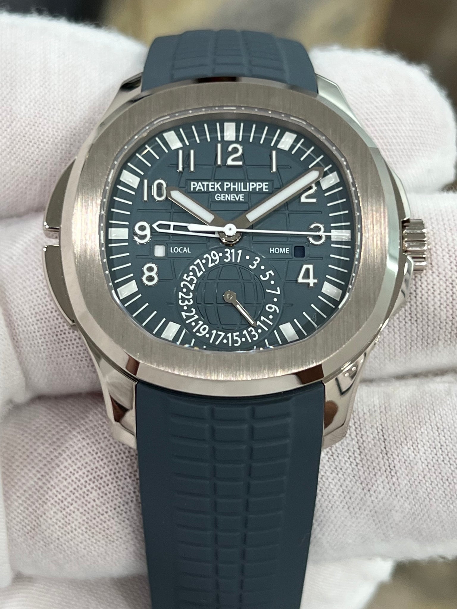 PATEK PHILIPPE AQUANAUT TRAVEL TIME BLUE WHITE GOLD 5164G